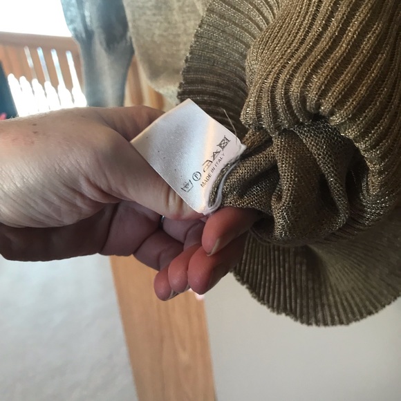 D. Exterior Gold Linen Blend Metallic Gathered Sweater - Picture 8 of 11